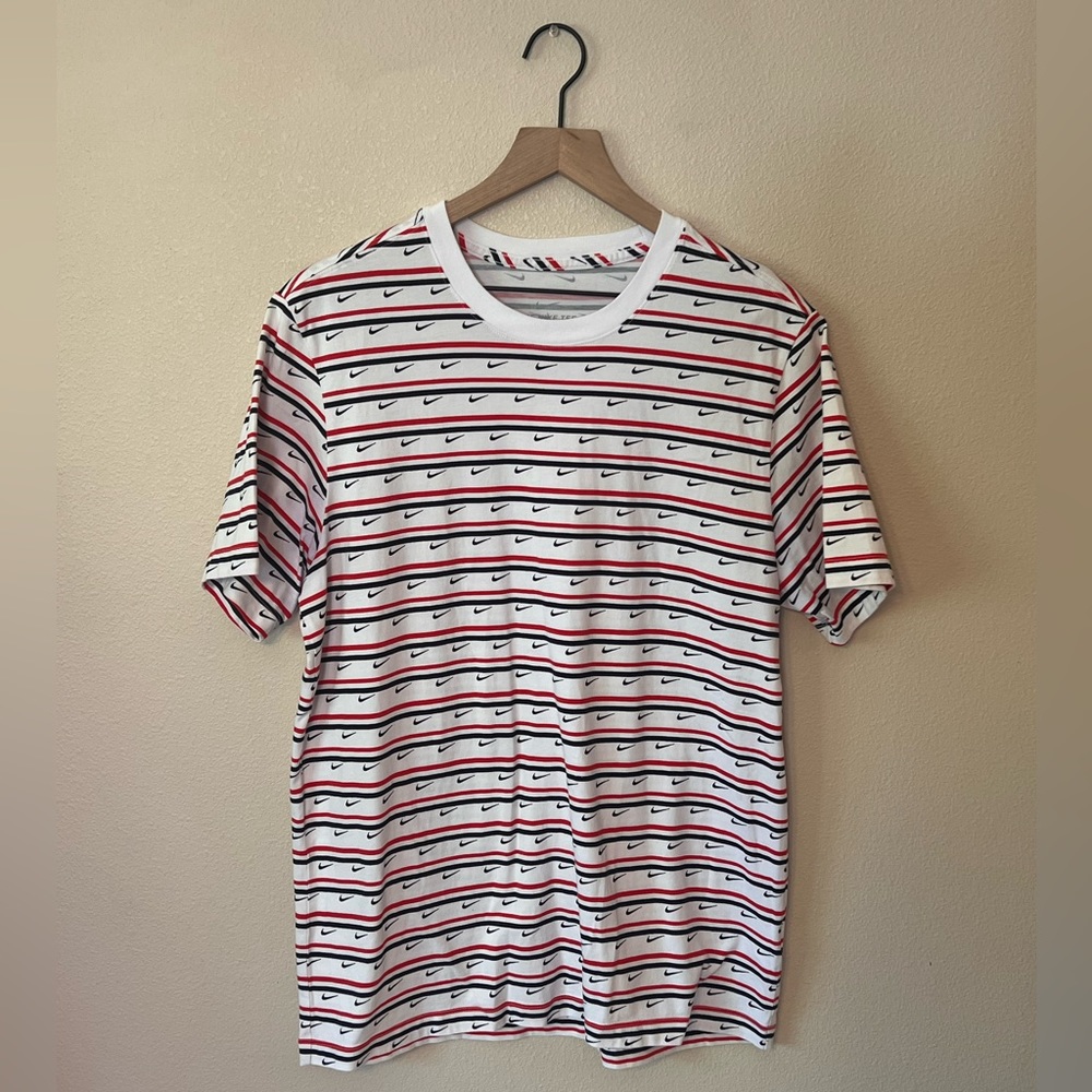 Men’s Nike stripes stripe tee t-shirt Large
